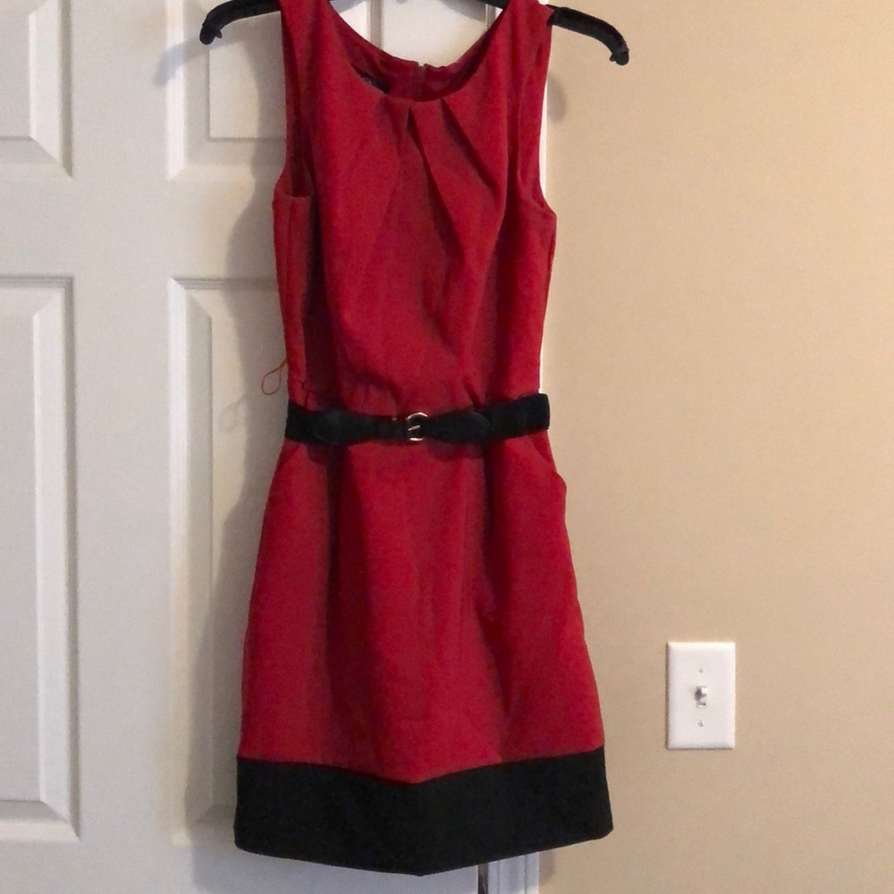 Red dress with pockets and a belt